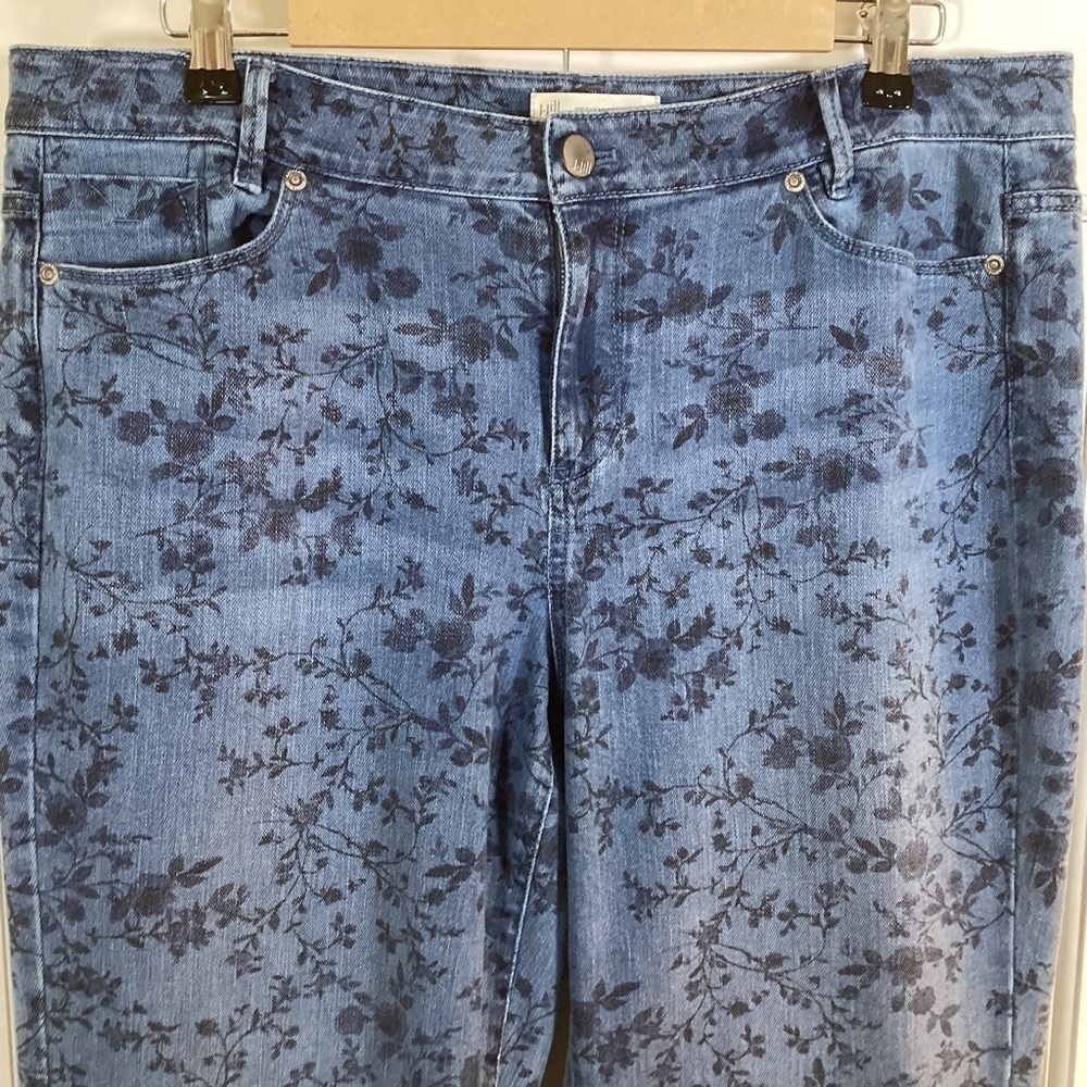J. Jill Weekender Women’s Denim Floral Straight Leg Jeans. Size 14 - Picture 4 of 9